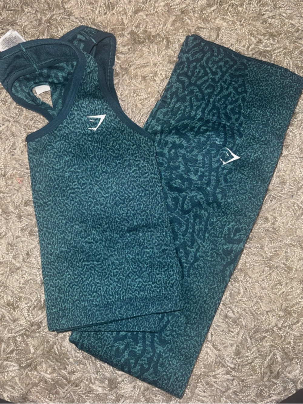 Gymshark Adapt Set - Picture 2 of 6